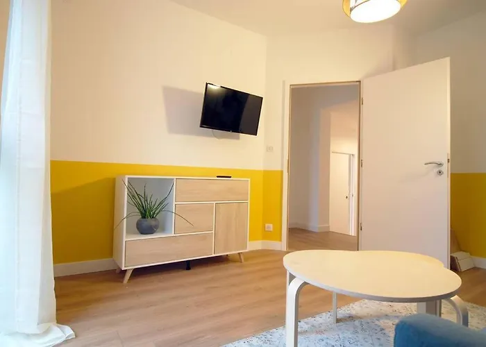 Jaune, Independant, Parking, Wifi Pres De Strasbourg Ittenheim